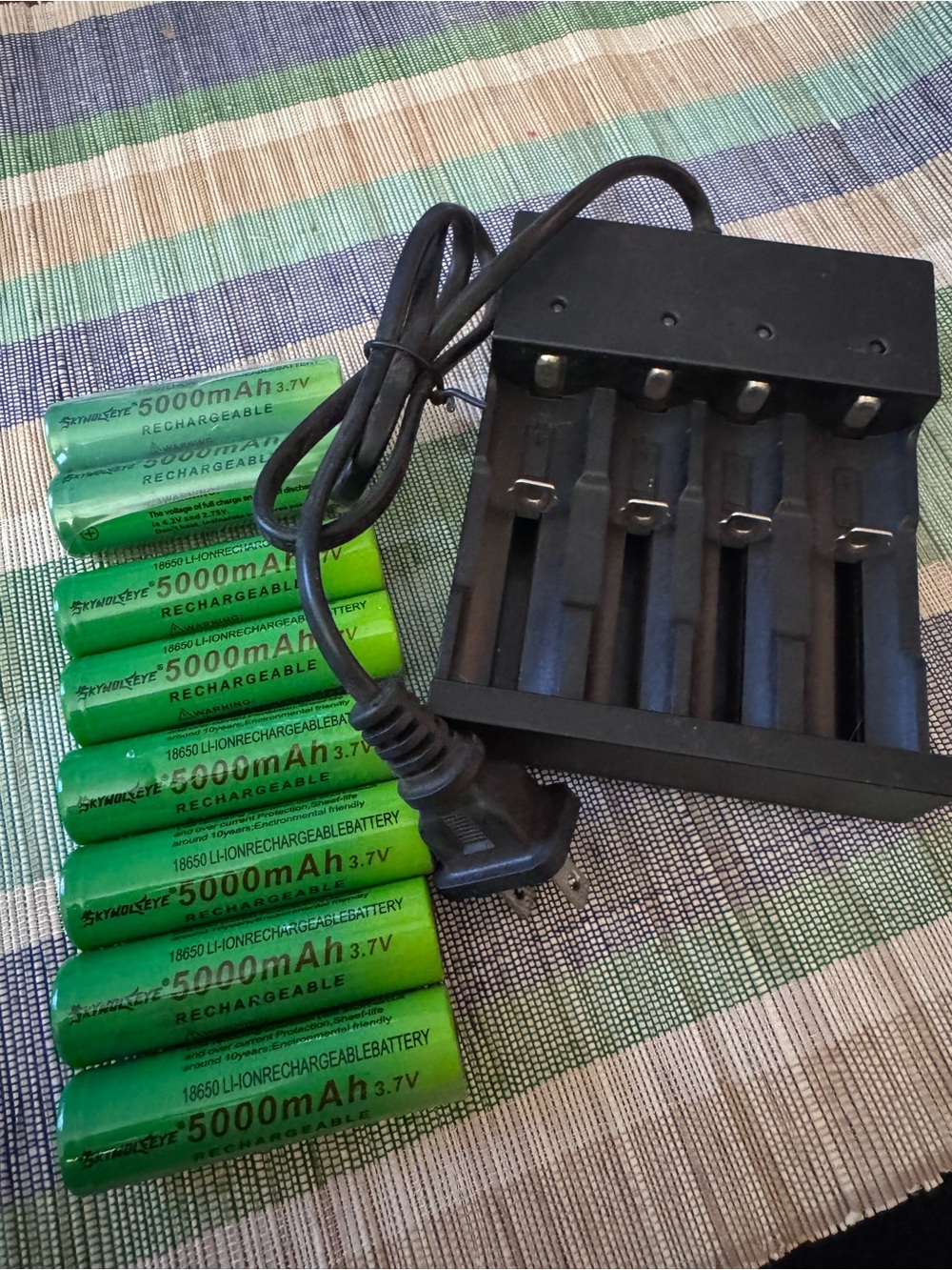 5000mAh 18650 Rechargeable Batteries with 4-Slot Black Charger